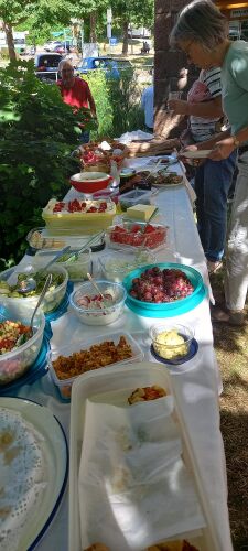 Frühstück im Bibelgarten
